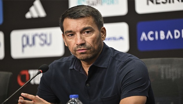 Van Bronckhorst'tan maç öncesi fikstür ifadeleri